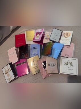 Large Lot 19 Luxury Women’s Perfume Fragrance Samples Prada Givenchy Moschino +